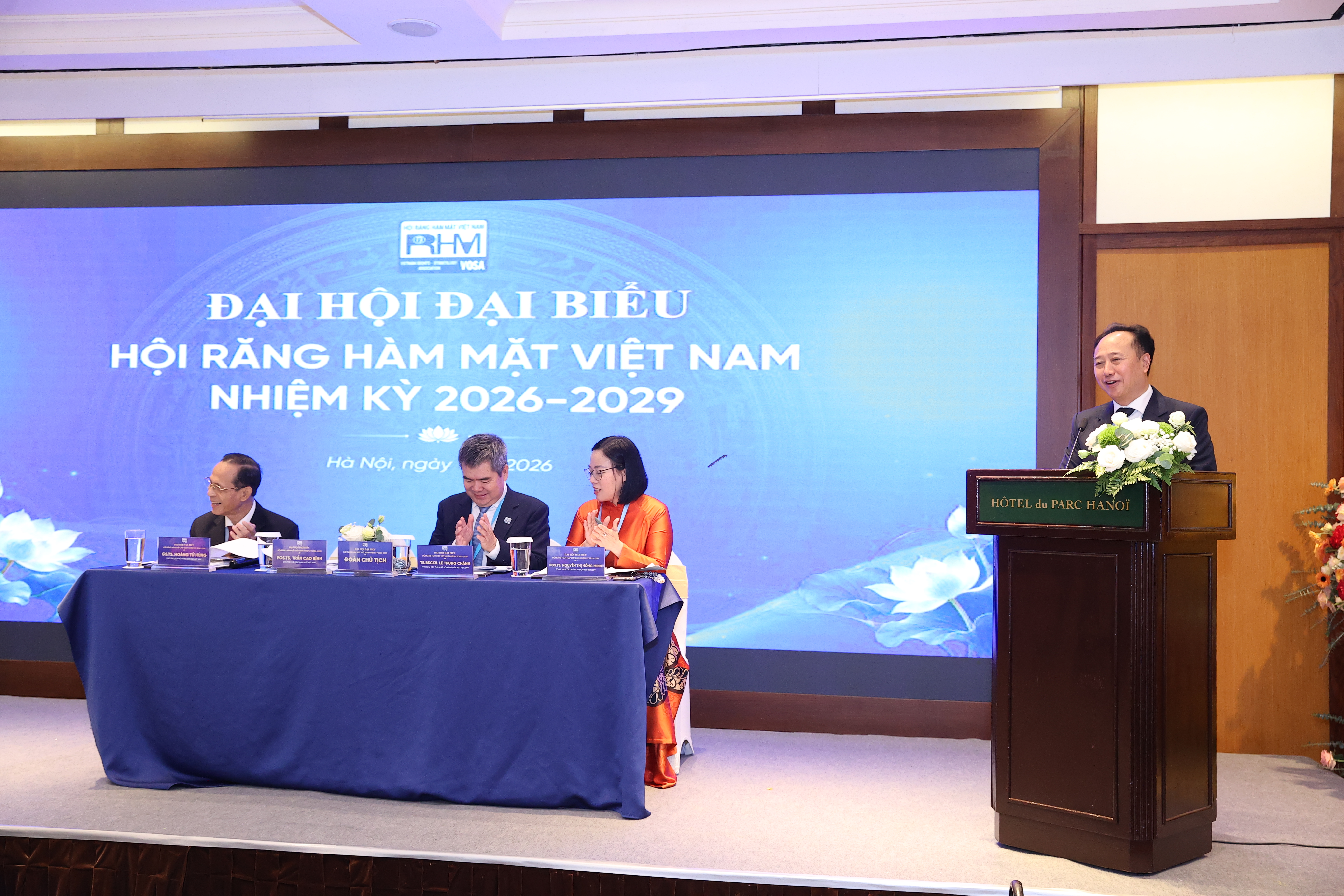 TS.BSCKII LÊ TRUNG CHÁNH - GIÁM ĐỐC BỆNH VIỆN RĂNG HÀM MẶT TRUNG ƯƠNG TP. HỒ CHÍ MINH ĐẮC CỬ CHỦ TỊCH HỘI RĂNG HÀM MẶT VIỆT NAM (VOSA) NHIỆM KỲ 2026 - 2029