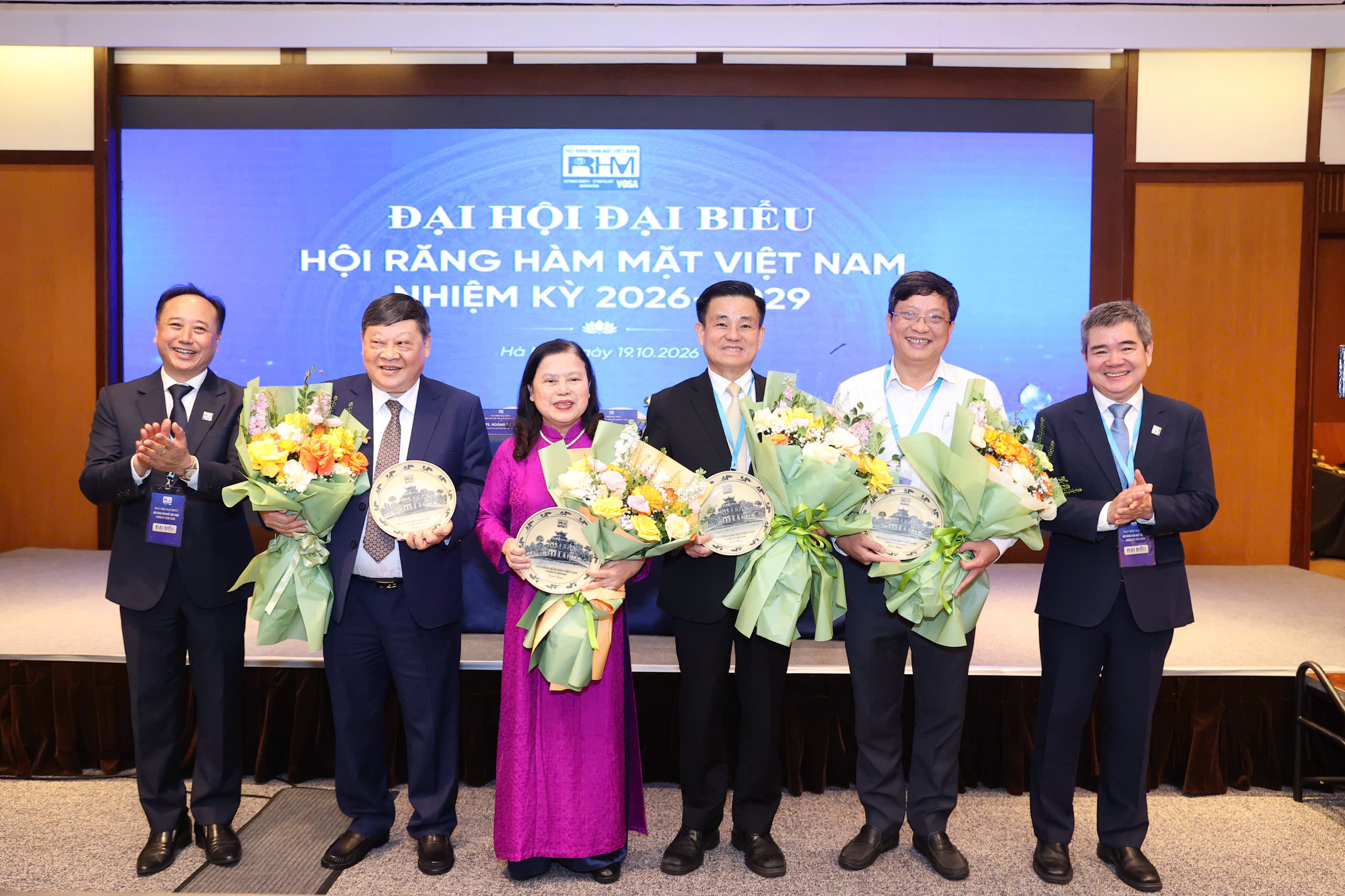 TS.BSCKII LÊ TRUNG CHÁNH - GIÁM ĐỐC BỆNH VIỆN RĂNG HÀM MẶT TRUNG ƯƠNG TP. HỒ CHÍ MINH ĐẮC CỬ CHỦ TỊCH  HỘI RĂNG HÀM MẶT VIỆT NAM (VOSA) NHIỆM KỲ 2026 - 2029